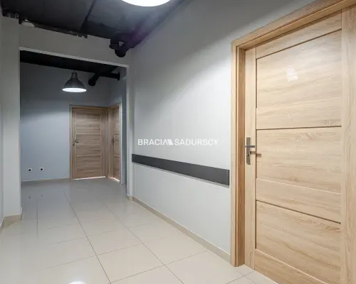 Lokal / usługowy / biurowy / wys. standard budynku