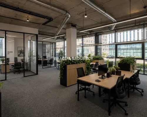 Wykończony lokal biurowy 154 m² do wynajęcia