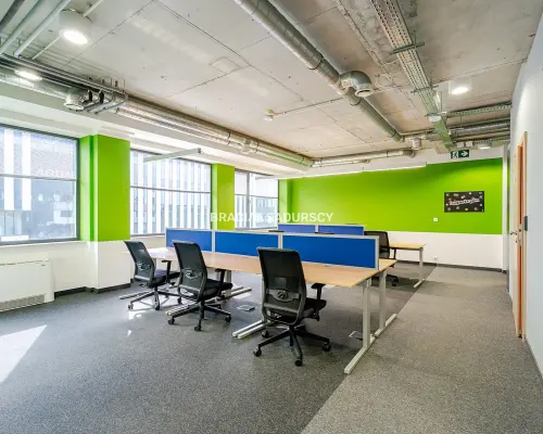Wykończony lokal biurowy 392 m² do wynajęcia
