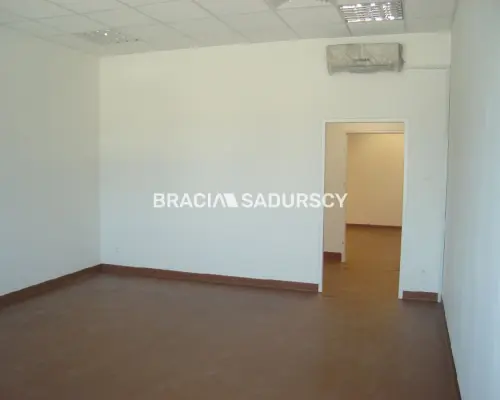*Zdjęcia należą do właściciela oferty.   DO WYNAJĘCIA LOKAL BIUROWY NA RYBITWACH blisko węzła autostrady A4 (BIEŻANÓW)