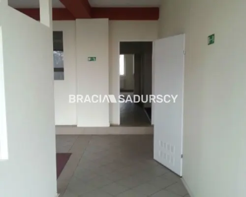 *Zdjęcia należą do właściciela oferty.   Polecamy do wynajęcia lokal o powierzchni 265 m2, usytuowany na I piętrze budynku pr