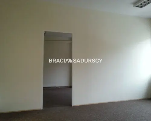 *Zdjęcia należą do właściciela oferty.   Polecamy do wynajęcia lokal o powierzchni 265 m2, usytuowany na I piętrze budynku pr