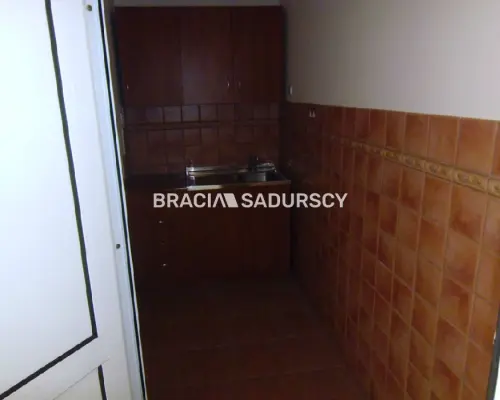 *Zdjęcia należą do właściciela oferty.    Polecamy do wynajęcia atrakcyjne piętro leżące na II piętrze biurowca o powierzchni