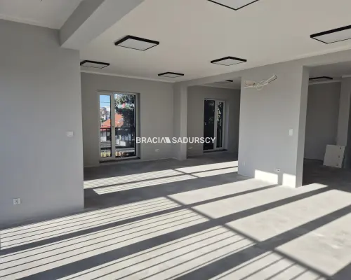 Wolnostojący obiekt biurowy- 300m2!!!