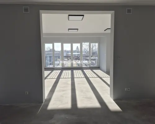 Wolnostojący obiekt biurowy- 300m2!!!