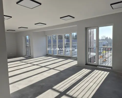 Wolnostojący obiekt biurowy- 300m2!!!