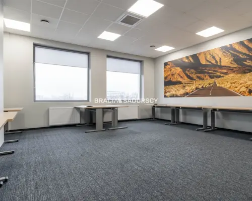 Powierzchnia biurowa z parkingiem  - 400m2