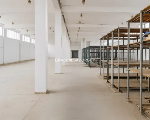 Hala mag. - prod. pow. 860 m2 w centrum Proszowic!