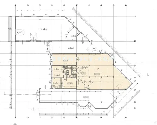 Budynek usługowo-biurowy 850m2 z własnym parkingiem w Górze Kalwarii.     Duża powierzchnia biurowa z ewentualną powierzchnią