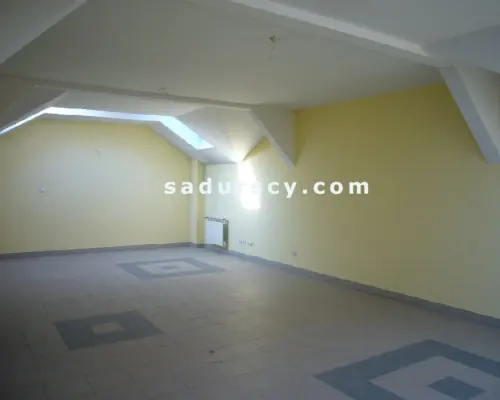 Lokal biurowo-usługowy     80 m 2      w centrum Piaseczna na III piętrze w budynku usługowo-biurowym w ciągu handlowo-usługowy