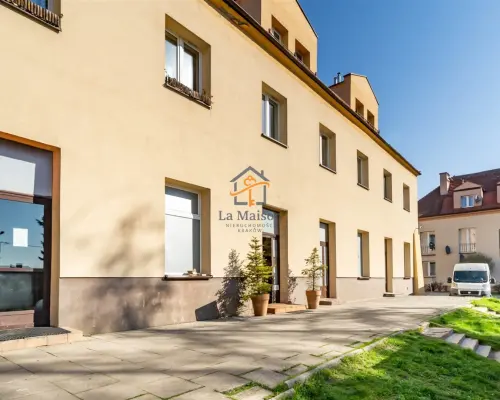 Lokal frontowy do wynajęcia. Dowolna działalność.