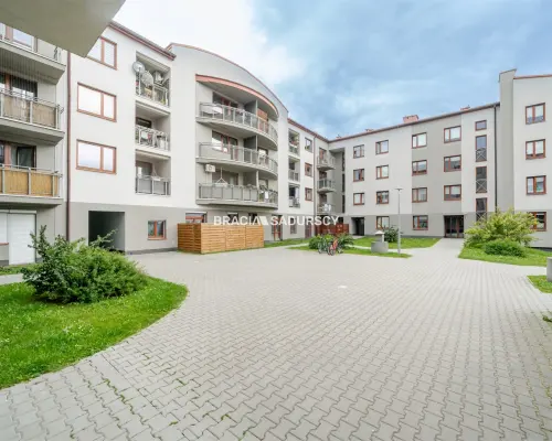 2 pok (oddzielne)  48m2 z garazem