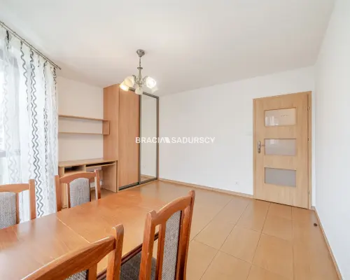 2 pok (oddzielne)  48m2 z garazem