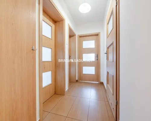 2 pok (oddzielne)  48m2 z garazem