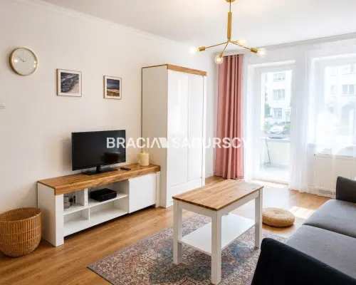 Kawalerka po remoncie | Balkon | Niski czynsz