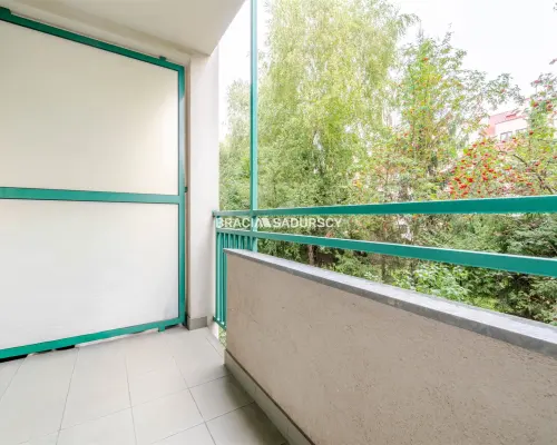 Sprzedam, duża kuchnia, 2-pok z balkonem