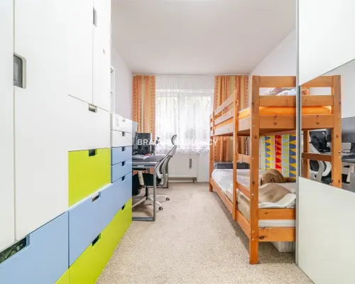 Sprzedam, duża kuchnia, 2-pok z balkonem