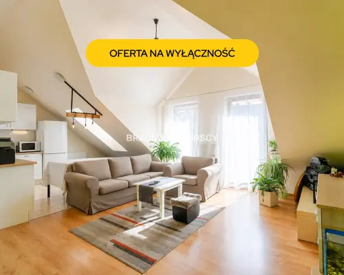 2-pok, 48 m² (ok. 60 m² po podłodze), balkon