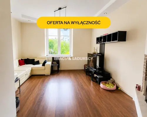 Na wyłaczność, Korabnicka.
