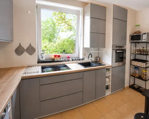 3 pokoje z ogrodem 130 m² i kominkiem