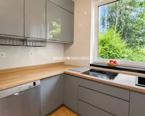3 pokoje z ogrodem 130 m² i kominkiem