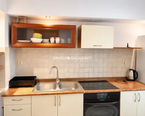 2 pok (oddzielne) 34m2  blisko centrum z garażem