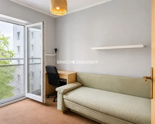 2 pok (oddzielne) 34m2  blisko centrum z garażem