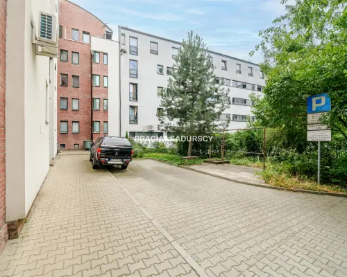 ŚWIETNA LOKALIZACJA 2-POKOJOWE Z BALKONEM