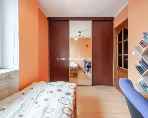 ŚWIETNA LOKALIZACJA 2-POKOJOWE Z BALKONEM