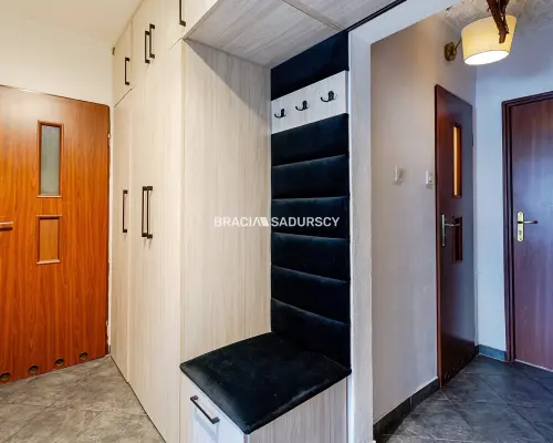 3 pok/ duży balkon/ winda/ ul. Walerego Sławka.