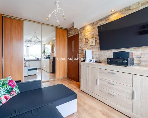 3 pok/ duży balkon/ winda/ ul. Walerego Sławka.