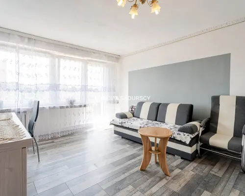 3 pok/ duży balkon/ winda/ ul. Walerego Sławka.