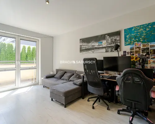 studio z oddzielną kuchnią/Ruczaj/duzo m.parkingow