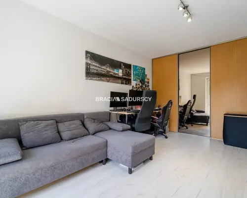studio z oddzielną kuchnią/Ruczaj/duzo m.parkingow