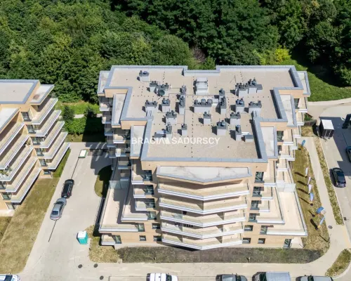 Mieszkanie z Imponującą Wysokością Pomieszczeń!