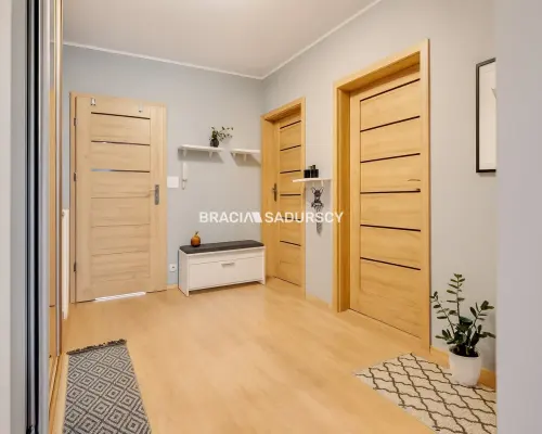 3 pokoje + balkon, 56 m² – idealne na start!
