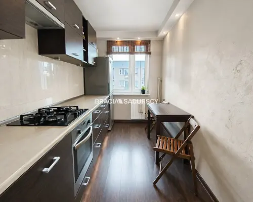 na sprzedaż 45m2 / 2 pokoje / przy parku