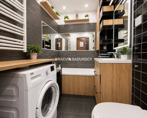 na sprzedaż 45m2 / 2 pokoje / przy parku