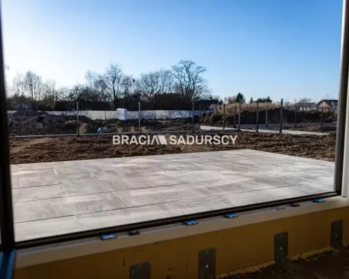 4 pok 63m2 /balko/ogródek/ 2 m.postojowe