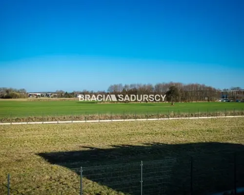 4 pok 63m2 /balko/ogródek/ 2 m.postojowe