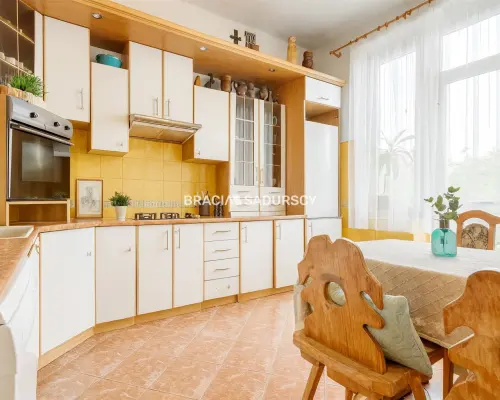 102m2, ścisłe Centrum, klimatycznie w kamienicy