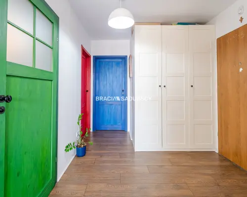 Mieszkanie z możliwym najmcą | komóka | 2 balkony