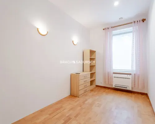 60,17 m² | 3 pokoje | Piwnica | Bezczynszowe