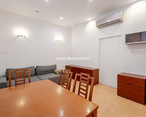 60,17 m² | 3 pokoje | Piwnica | Bezczynszowe