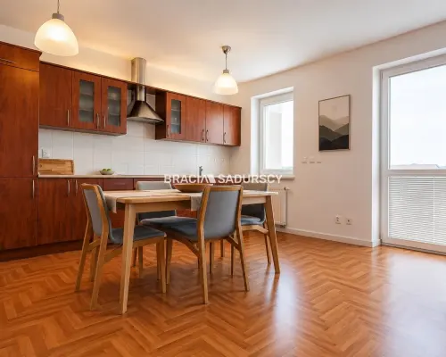 Mieszkanie z widokiem, balkon, winda, garaż