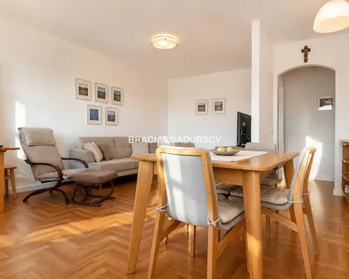 Mieszkanie z widokiem, balkon, winda, garaż