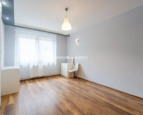 2 pok, 52,75m2, ul. Reduta, z miejscem postojowym