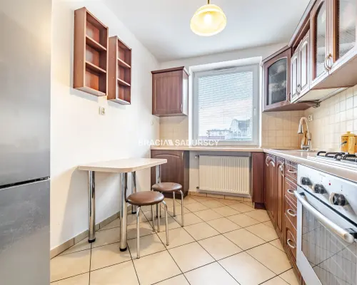 2 piętro, balkon, 3 pok., piwnica,zielono, parking