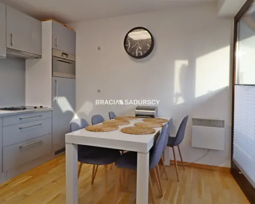 Dwupoziomowy Apartament z Widokiem na Giewont w Kościelisku    Oferujemy  na sprzedaż lub na wynajem długoterminowy  przestro