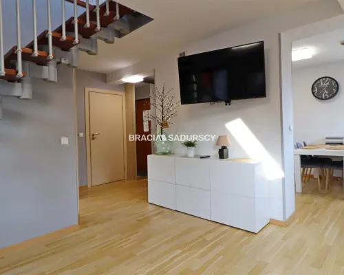 Dwupoziomowy Apartament z Widokiem na Giewont w Kościelisku    Oferujemy  na sprzedaż lub na wynajem długoterminowy  przestro